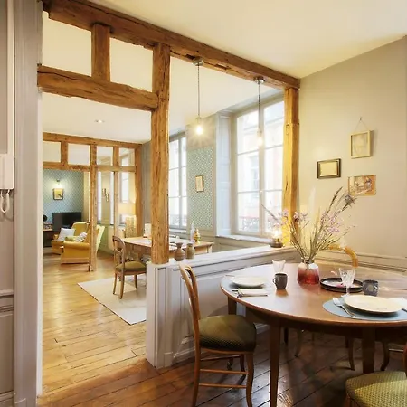 Apartment Le Rimbaud-Verlaine, Spacieux Et Atypique Appartement Ecotourisme, Centre Historique *